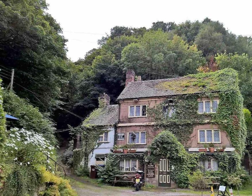 Woodbine Cottage-Part Of Alton Cottages Εξωτερικό φωτογραφία